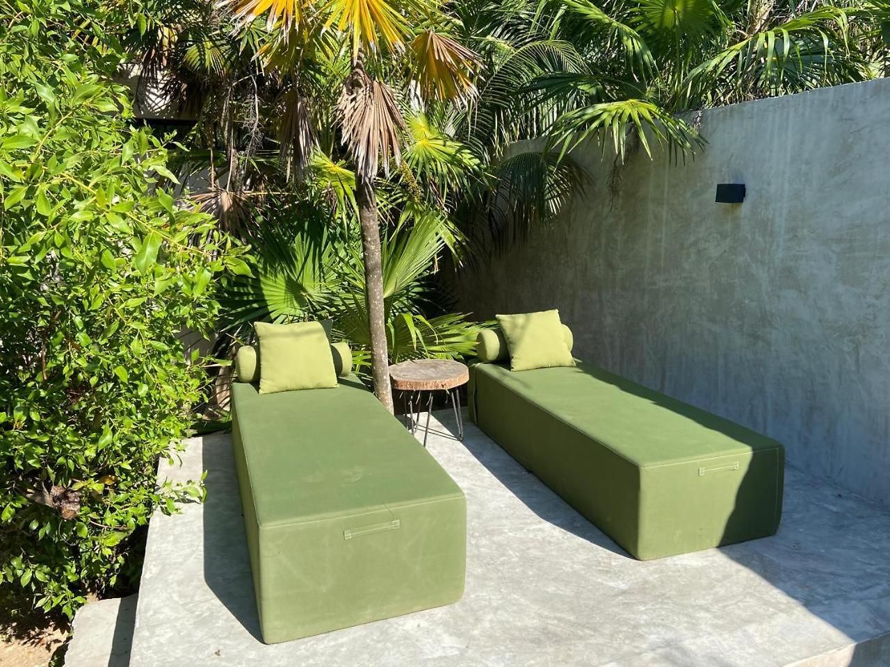 Hotel Amor Rooms
