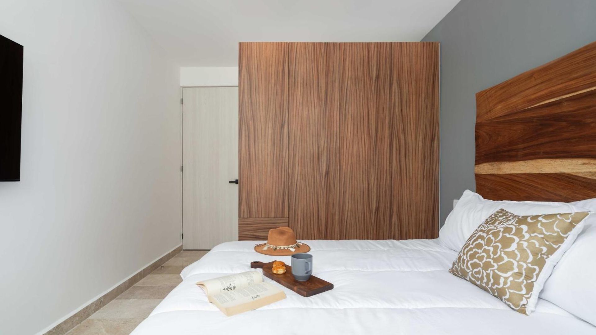 2 Bd With Private Plunge Pool And Terrace *