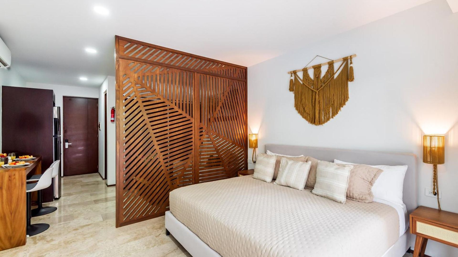 Apartment At Menesse