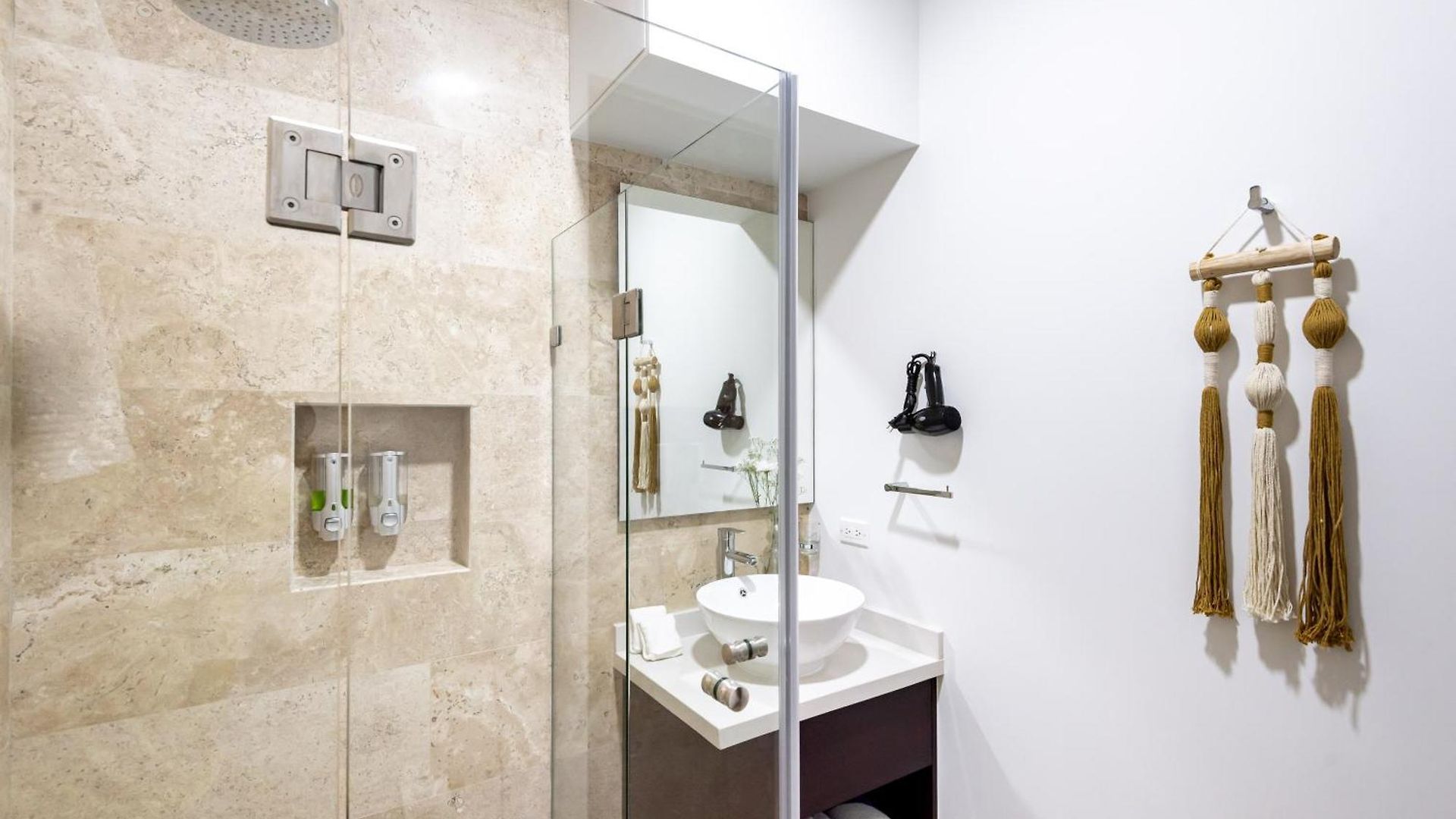 Apartment At Menesse