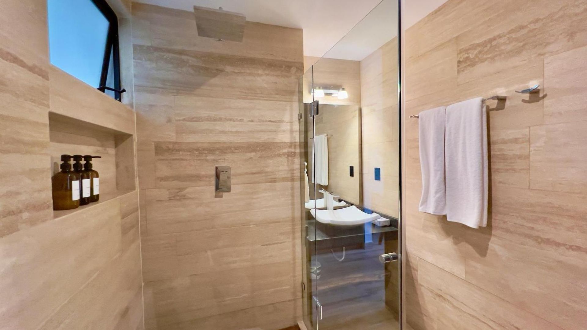 Unwind | Private Balcony & Rooftop Pools | Casago Holiday home Tulum