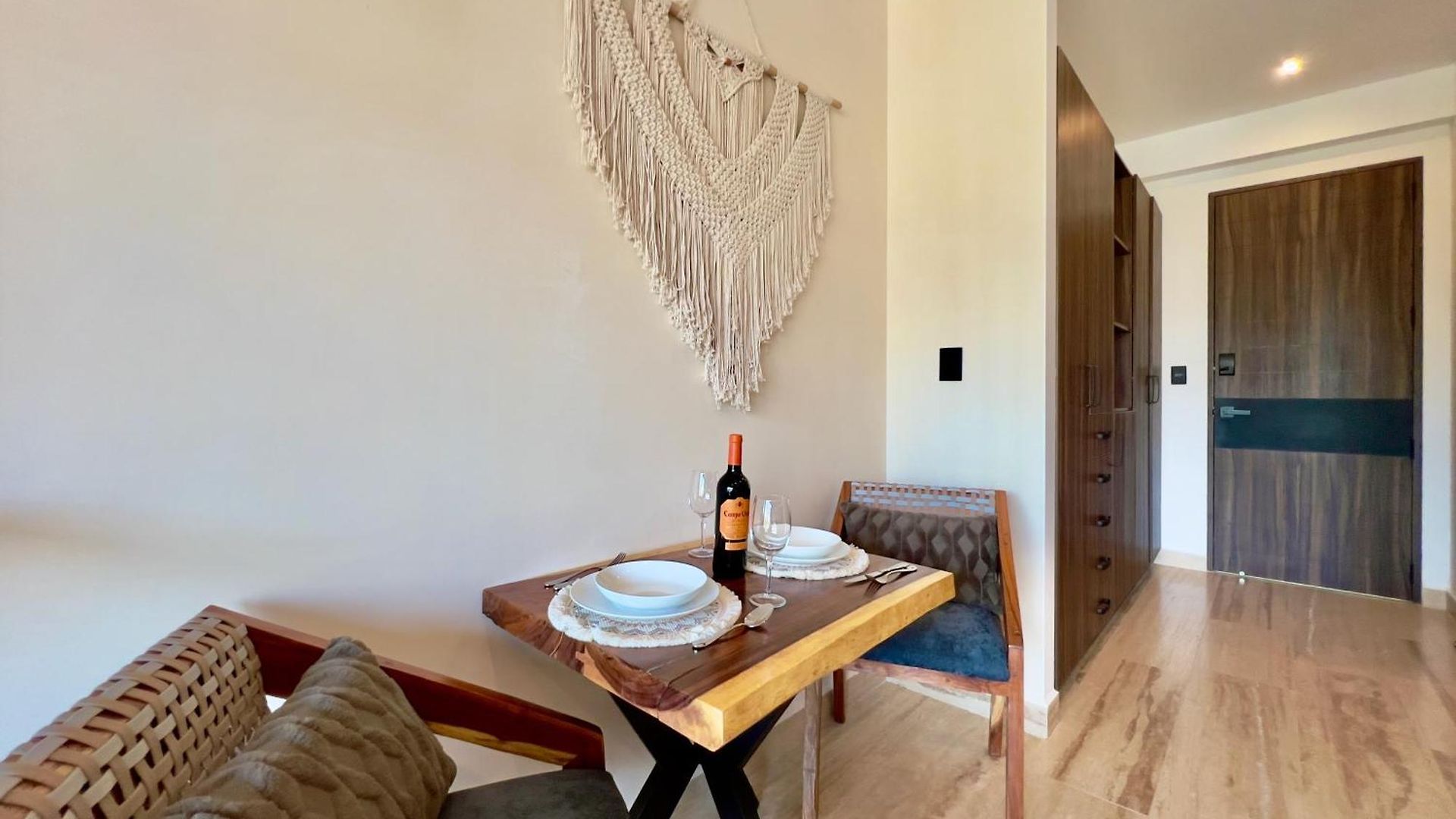 Unwind | Private Balcony & Rooftop Pools | Casago Holiday home *