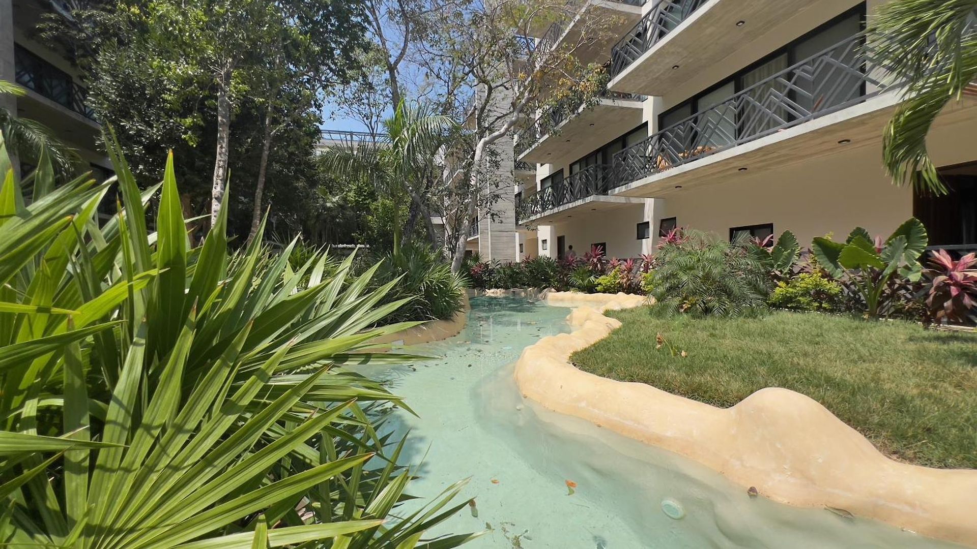 Unwind | Private Balcony & Rooftop Pools | Casago *