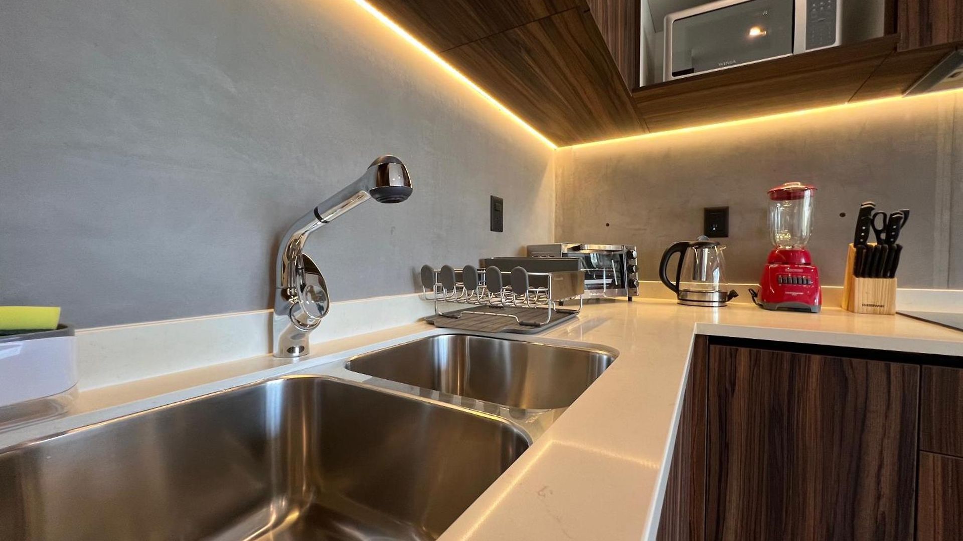 Holiday home Unwind | Private Balcony & Rooftop Pools | Casago *