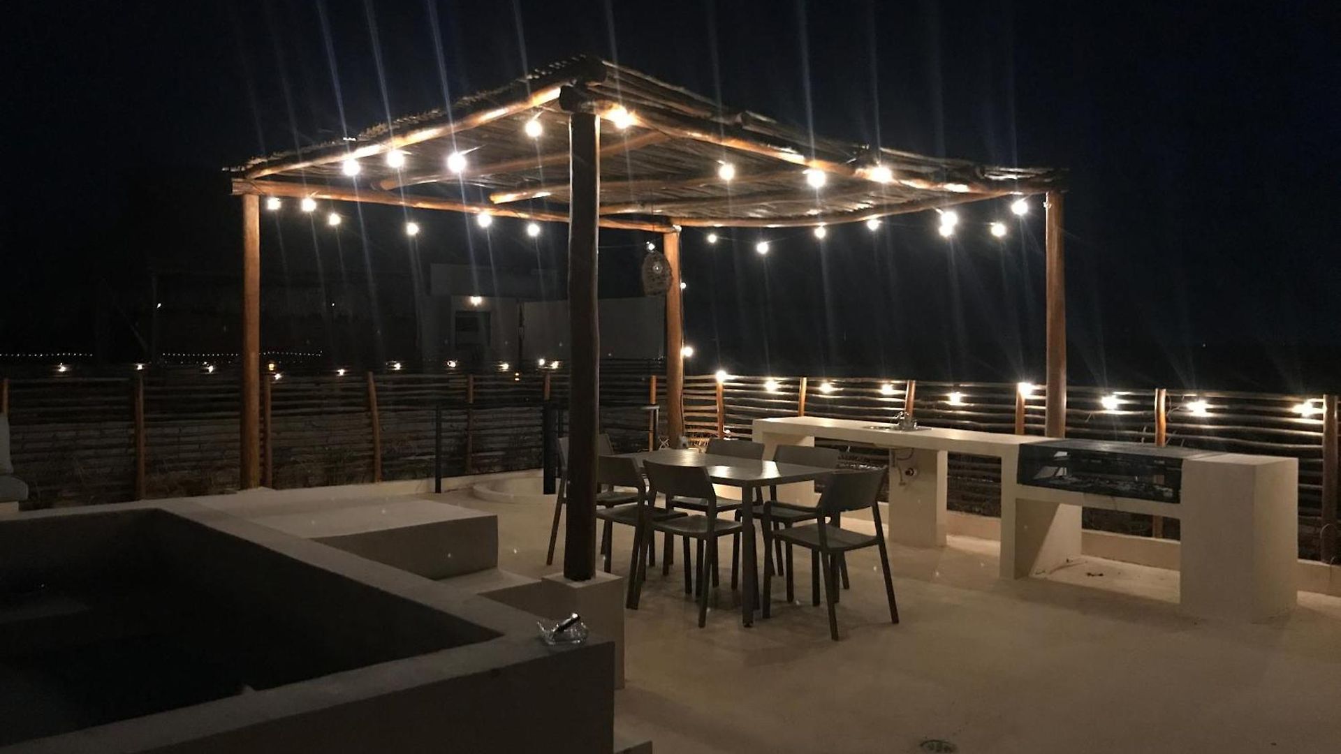 Private Rooftop Penthouse With Pool, Bbq & Jungle View *