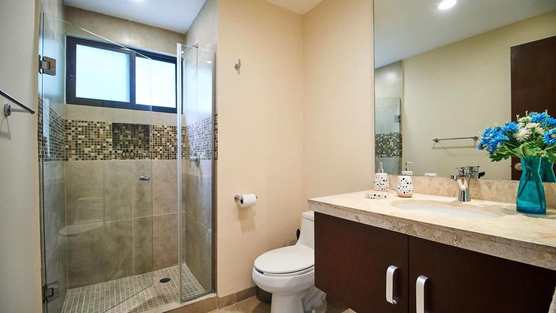 Dorian Gray - Pool & Club Access & 300mbps Wifi Apartment