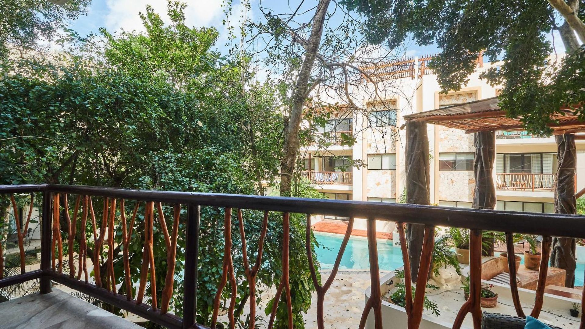 Dorian Gray - Pool & Club Access & 300mbps Wifi *