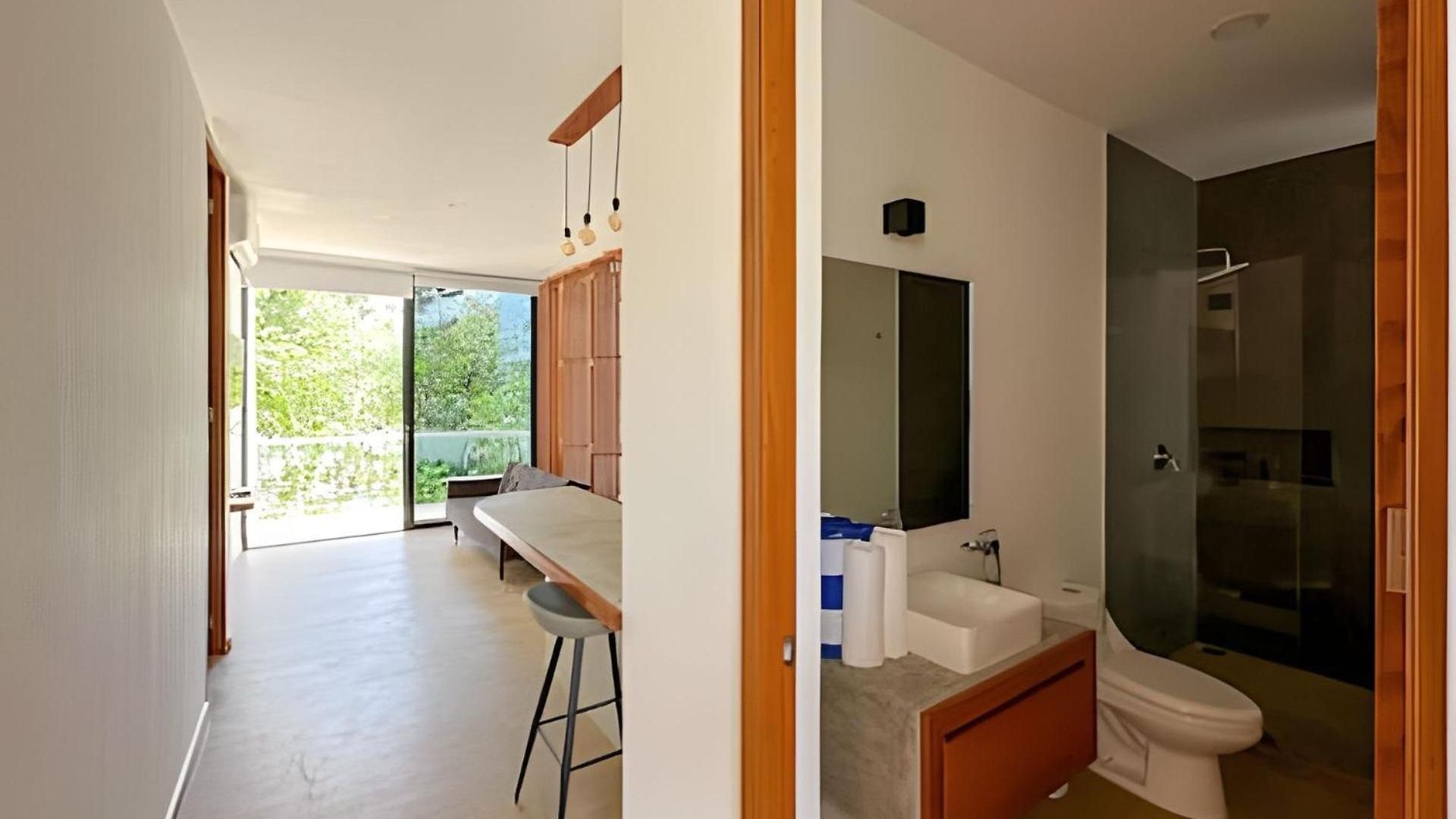 Sak Apartment *