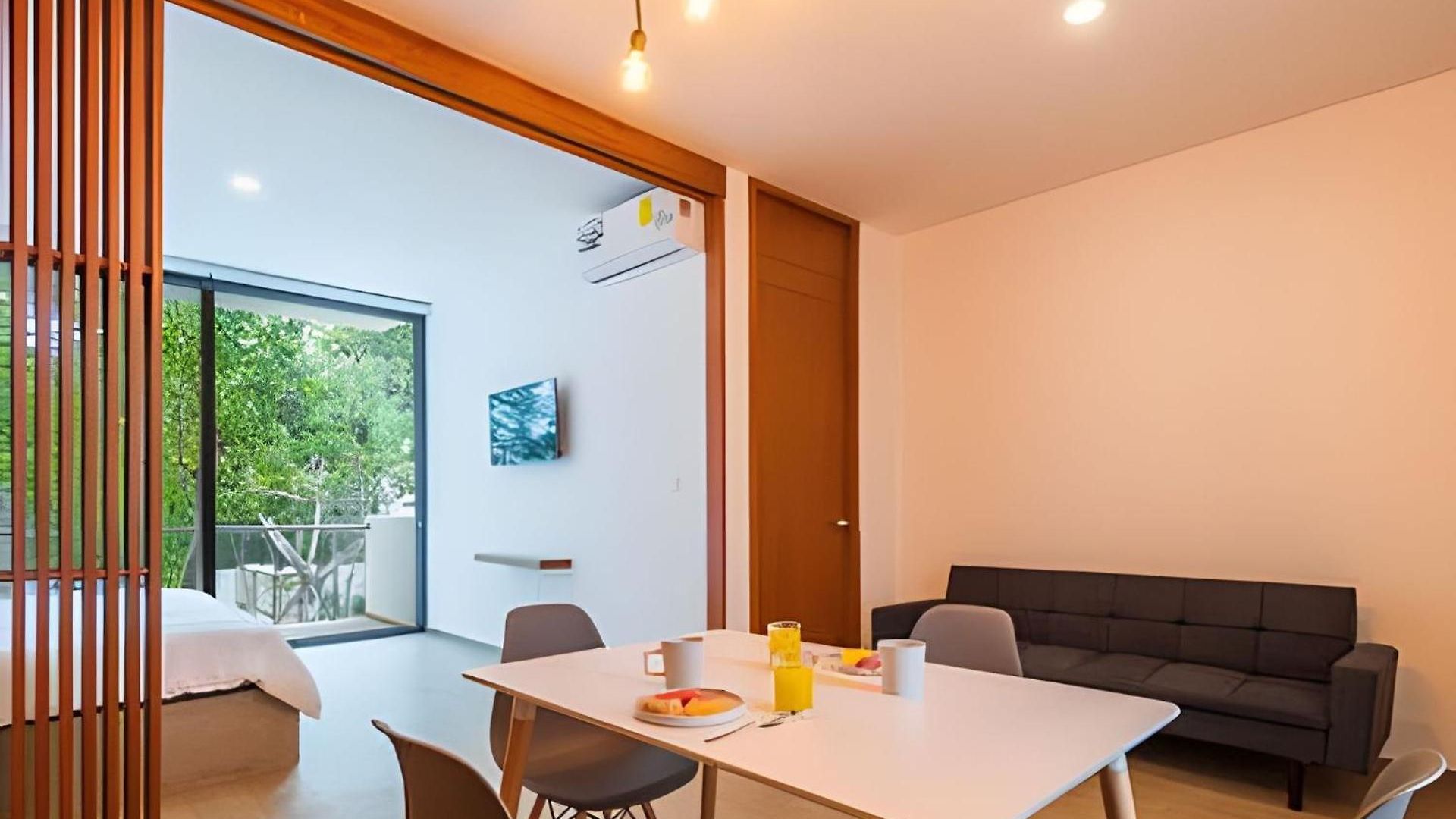 Sak Apartment *