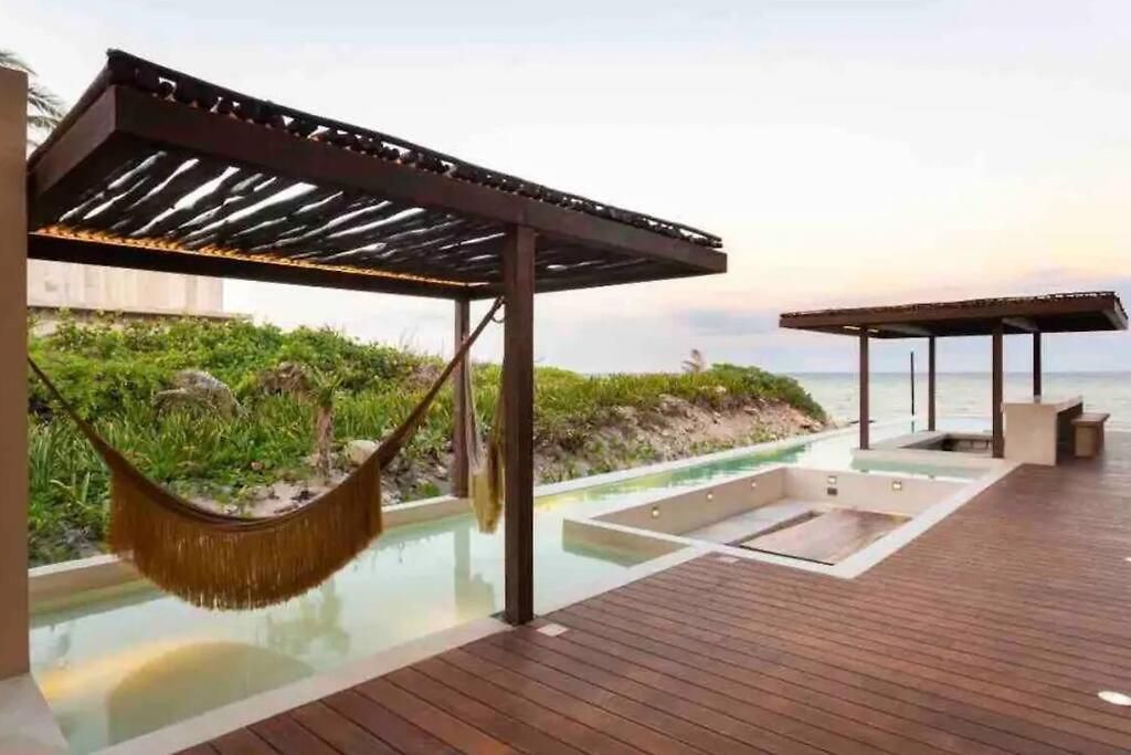 Apartment Luxury Beachfront Penthouse With Private Pool *