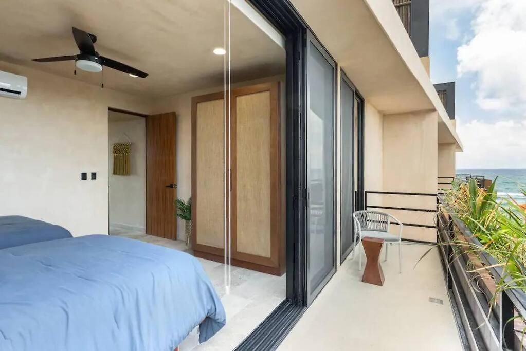 Apartment Luxury Beachfront Penthouse With Private Pool