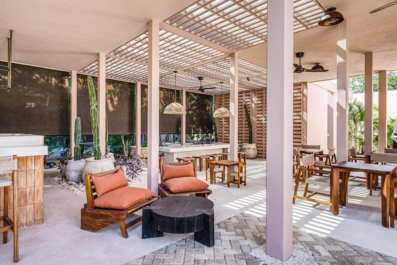 Fast Wi-fi 1br In With Pool, Restaurant, Gym Apartment *