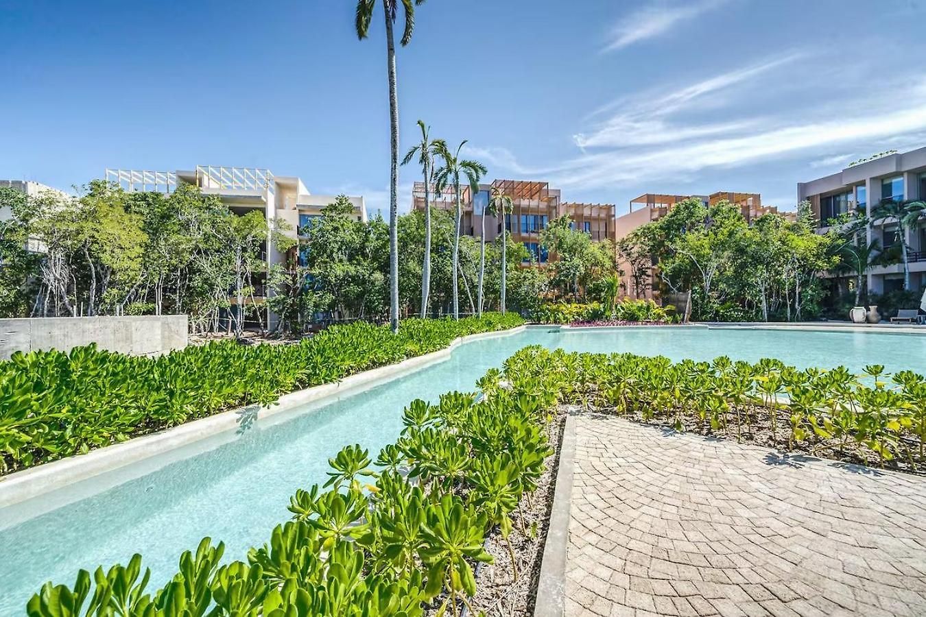 Fast Wi-fi 1br In With Pool, Restaurant, Gym Apartment