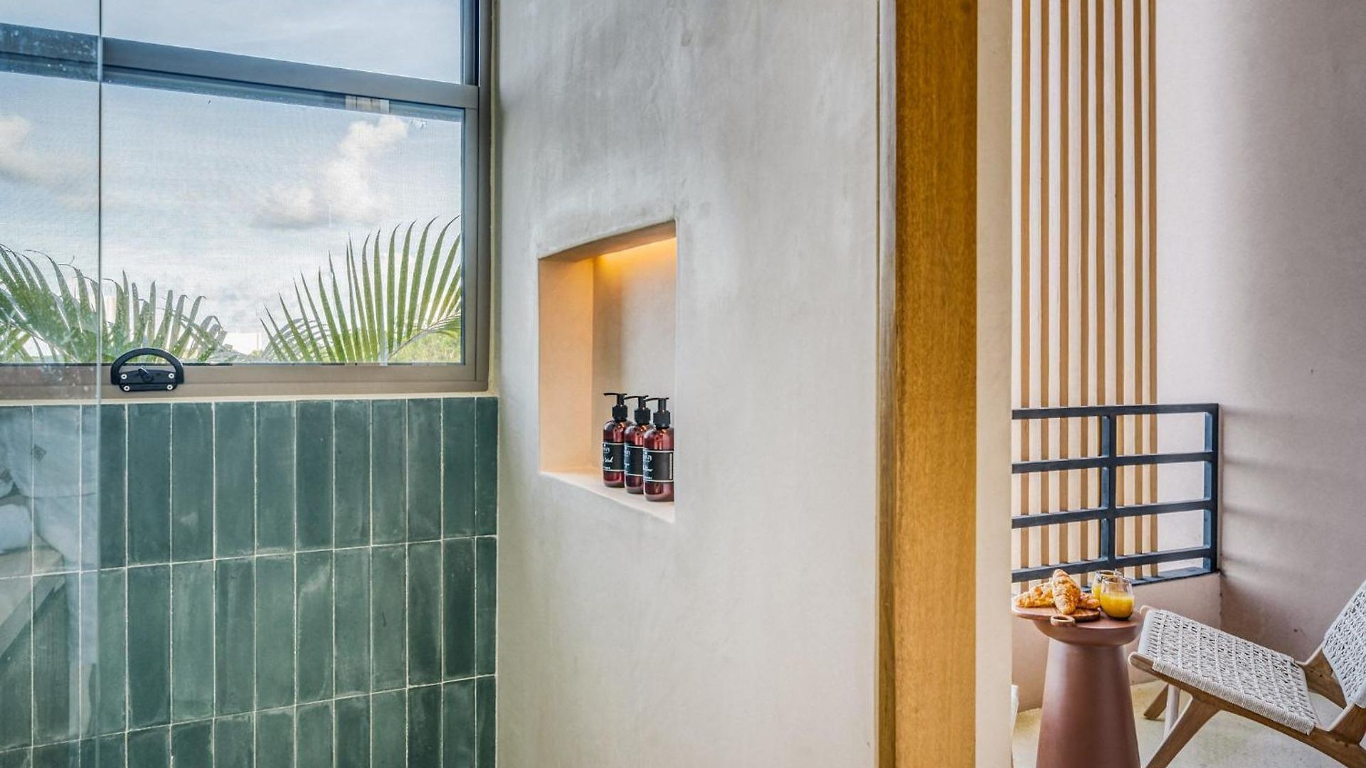 Fast Wi-fi 1br In With Pool, Restaurant, Gym Apartment *