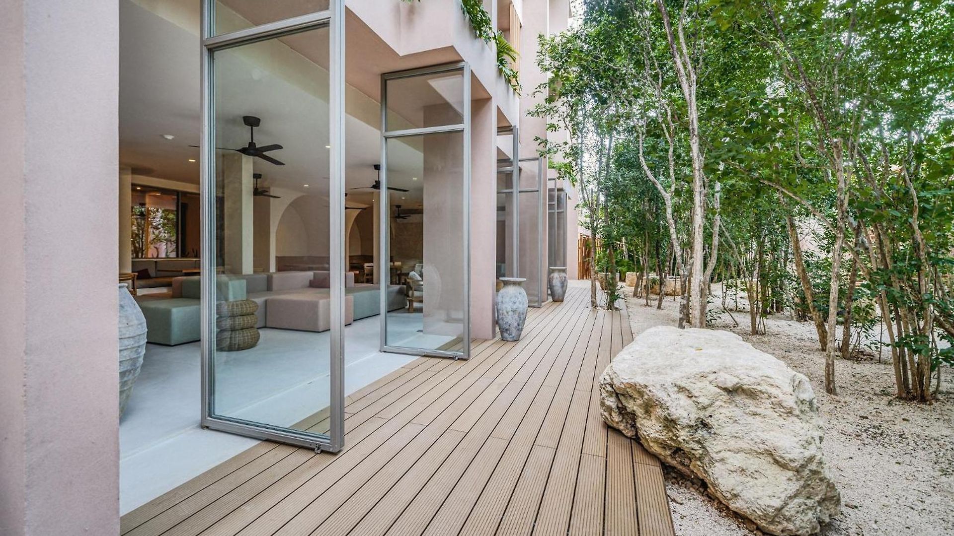 Apartment Fast Wi-fi 1br In With Pool, Restaurant, Gym