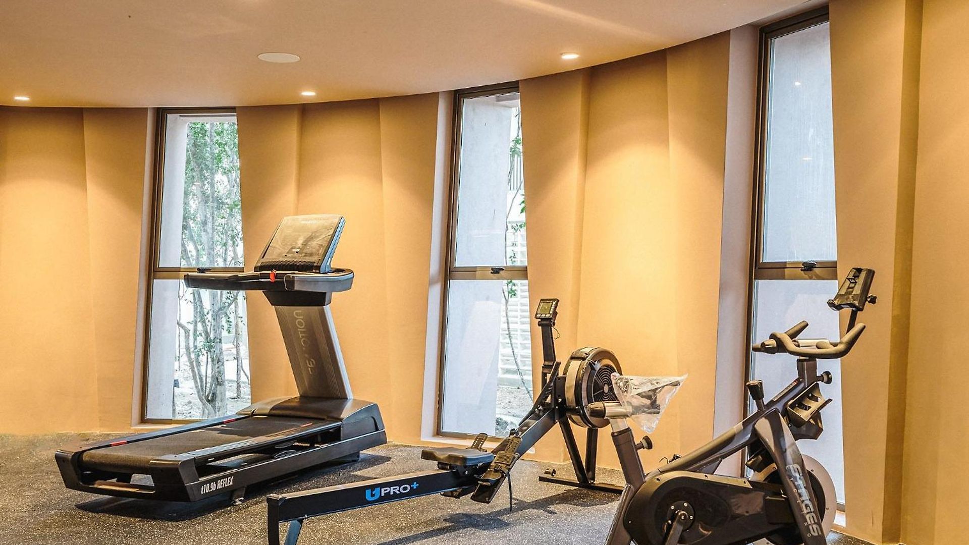 Apartment Fast Wi-fi 1br In With Pool, Restaurant, Gym *