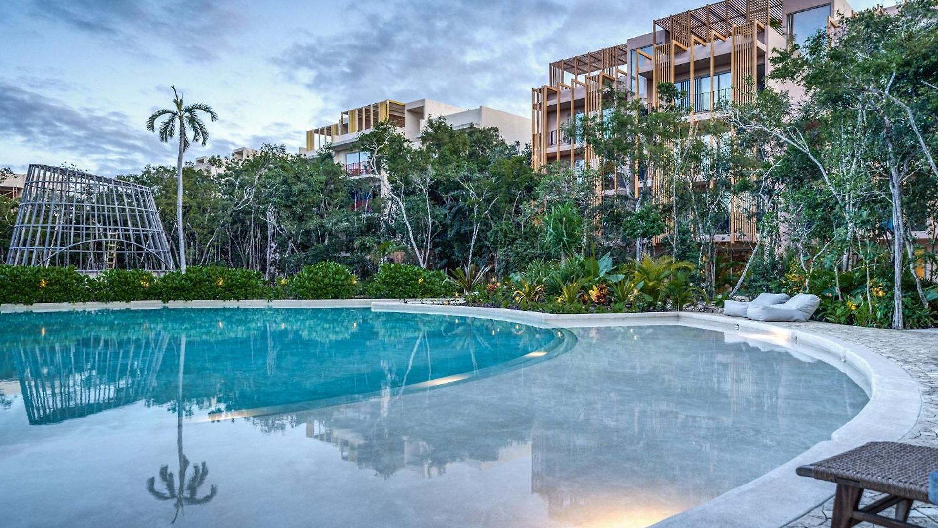 Fast Wi-fi 1br In With Pool, Restaurant, Gym