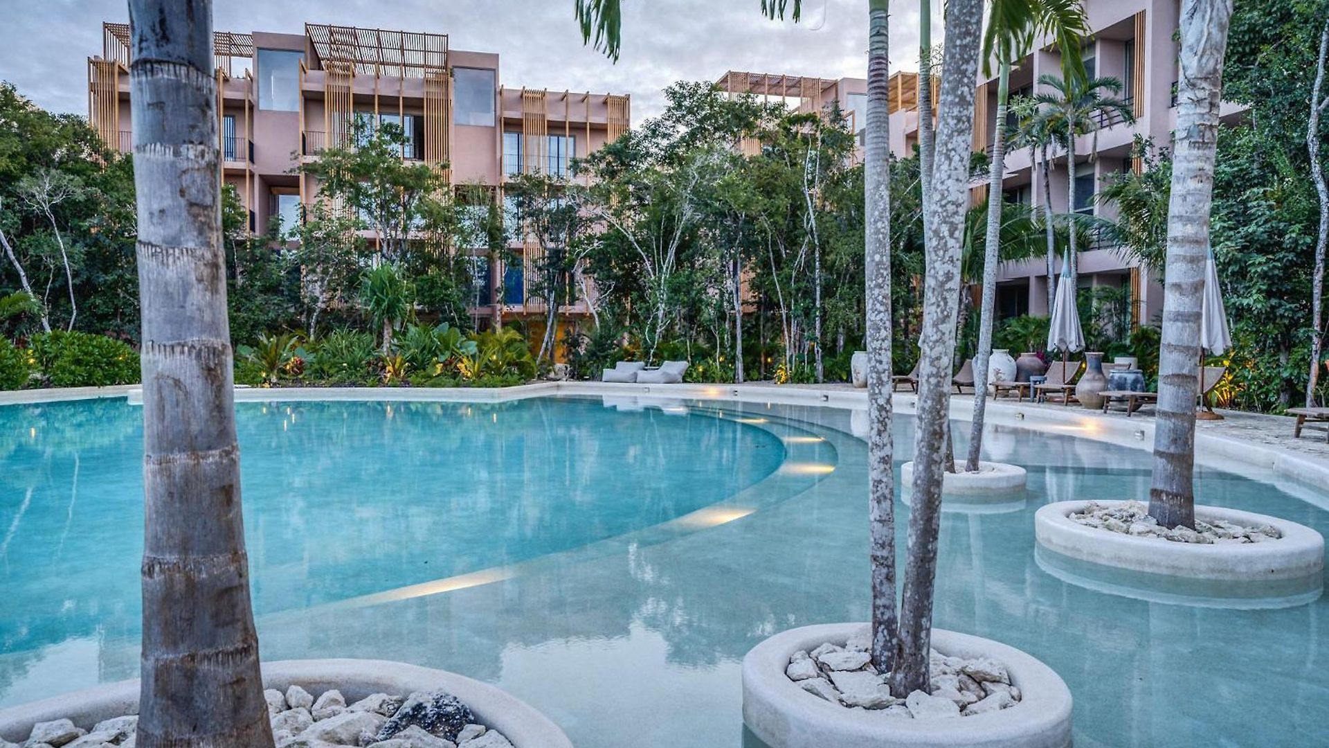 Fast Wi-fi 1br In With Pool, Restaurant, Gym