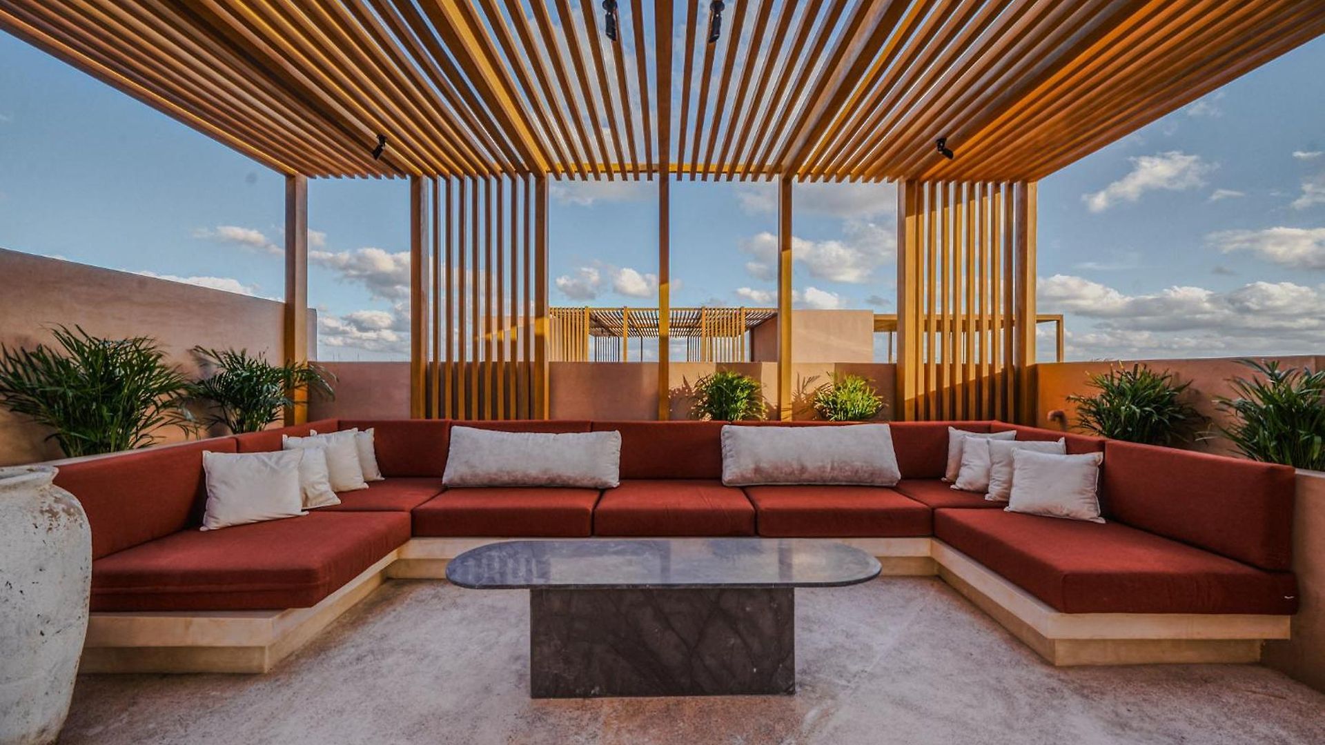 Apartment Heavenly 3br Ph W Private Pool, Gym, Yoga Class