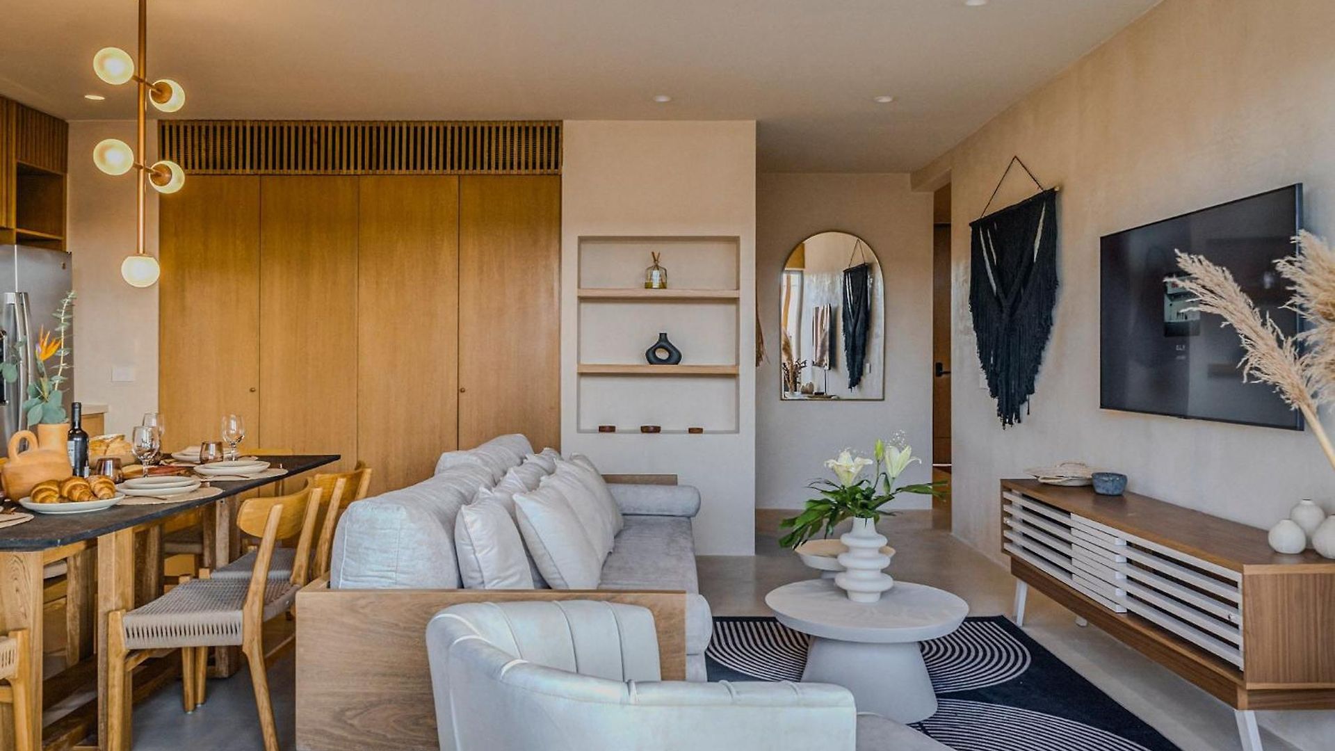 Heavenly 3br Ph W Private Pool, Gym, Yoga Class Apartment *