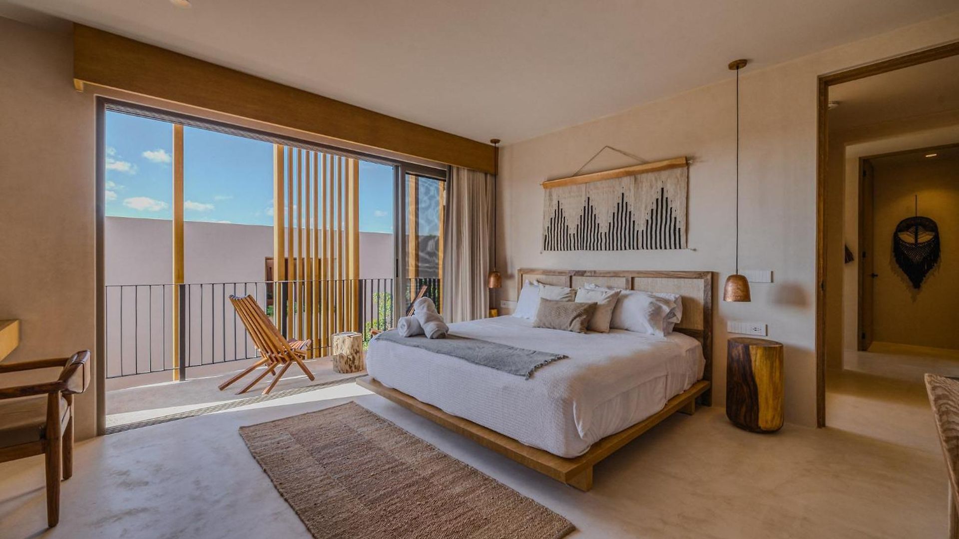 Heavenly 3br Ph W Private Pool, Gym, Yoga Class Apartment *