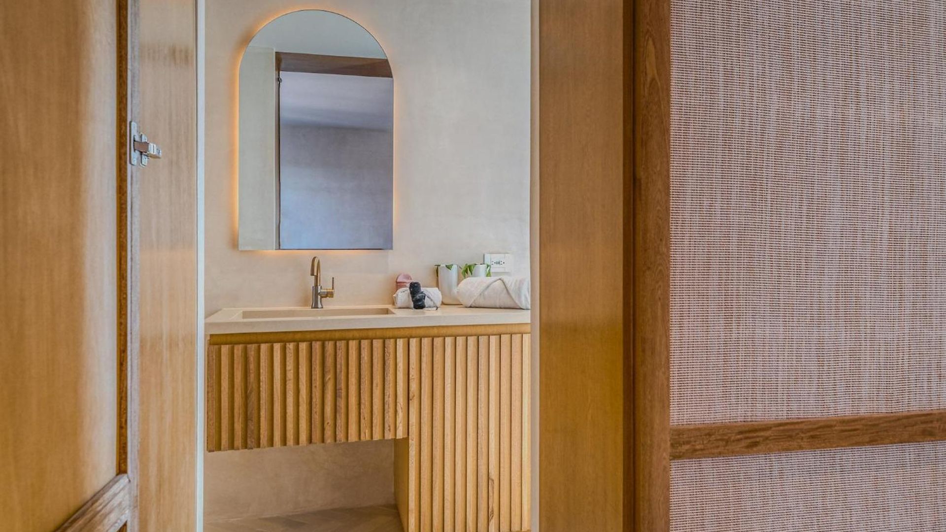 Heavenly 3br Ph W Private Pool, Gym, Yoga Class Apartment