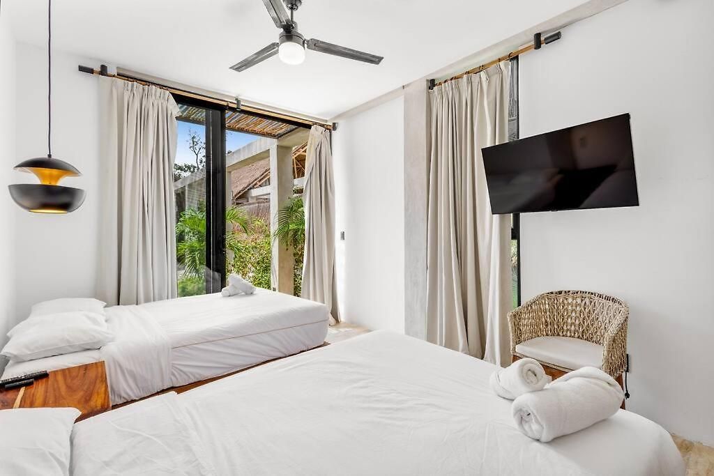 Apartment Lux Toh Villa, Rooftop Pool, Wifi, Transport