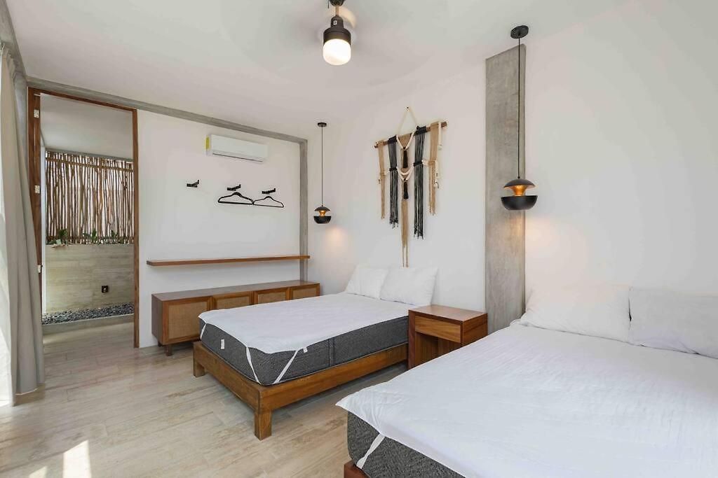 Apartment Brand New Just 5 Min To & Downtown!