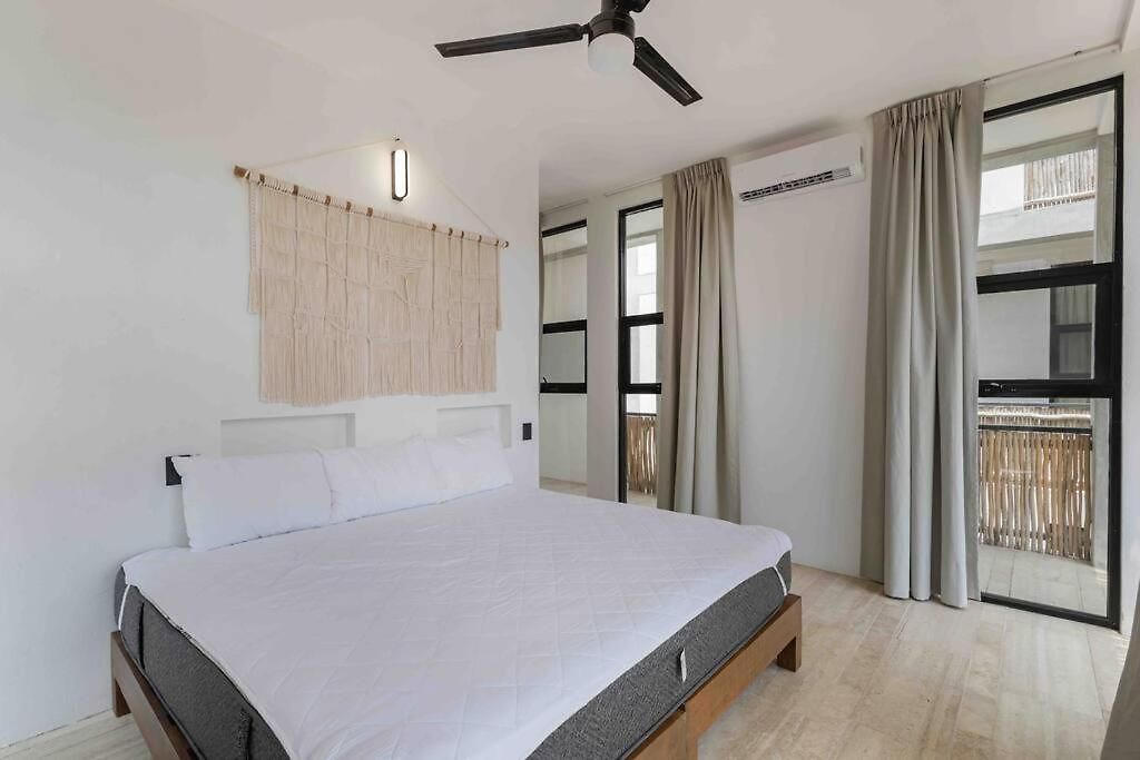 Brand New Just 5 Min To & Downtown! Apartment