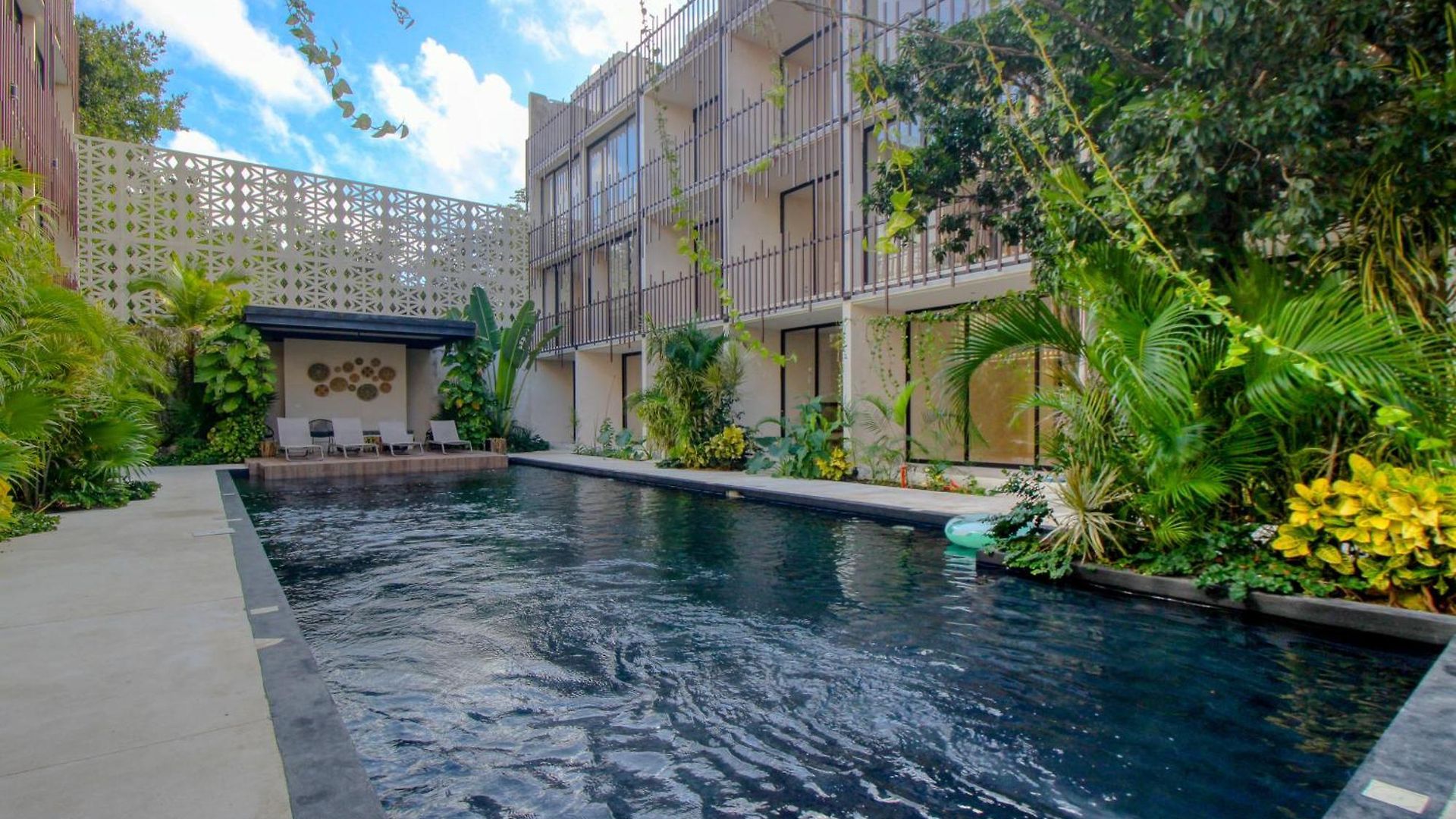 Hotel Alika At Gardens *