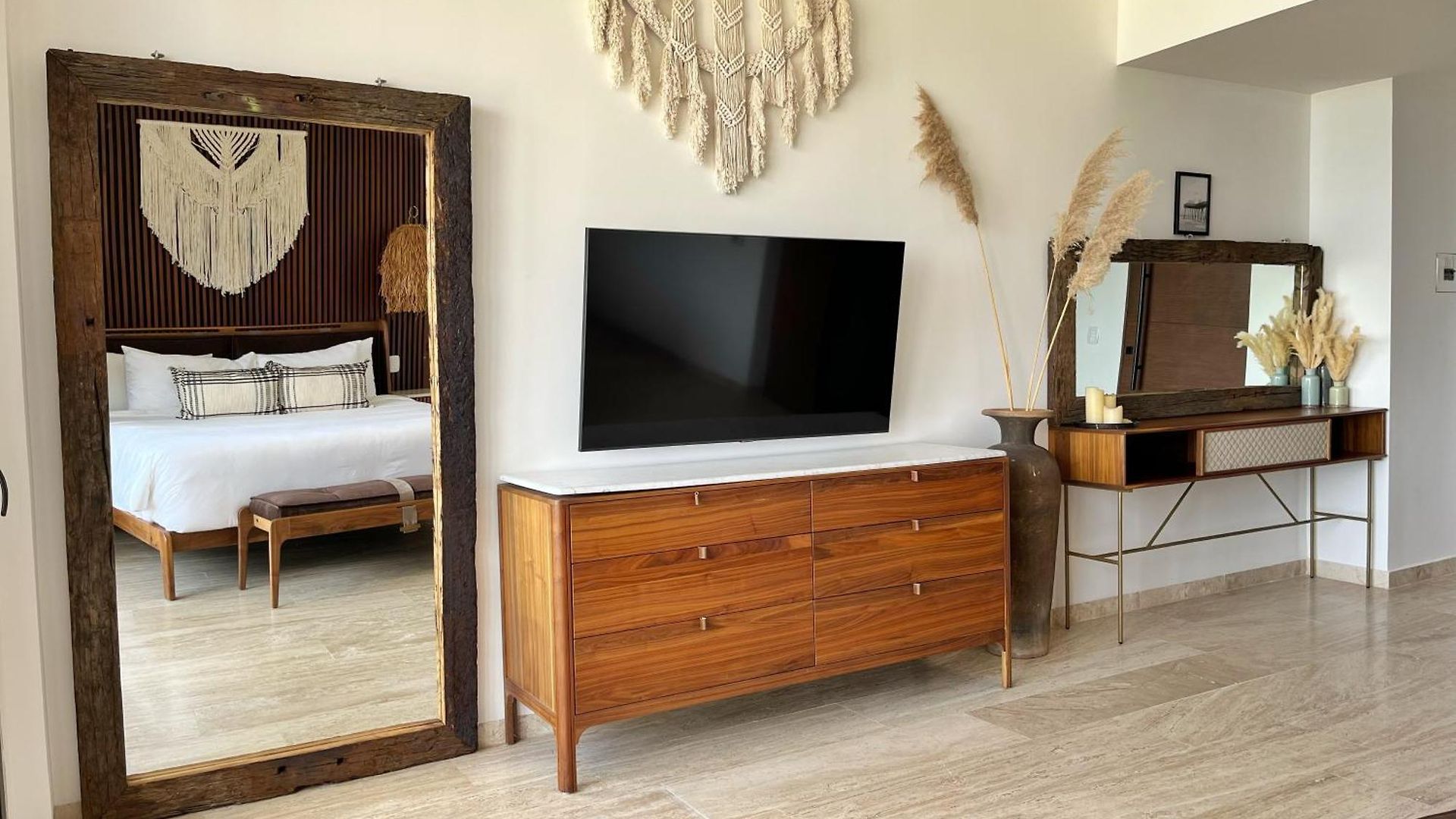 Mistiq Gardens Apartment *