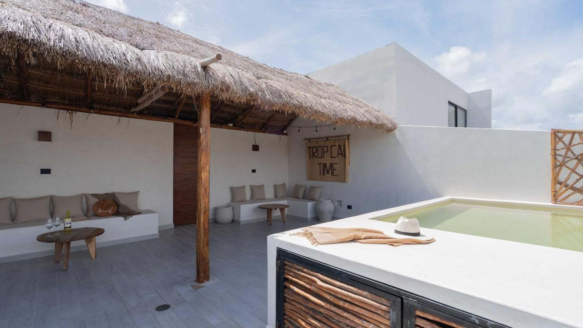 Jade Tulum