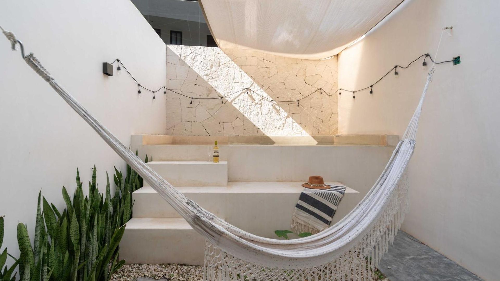 Hotel Jade