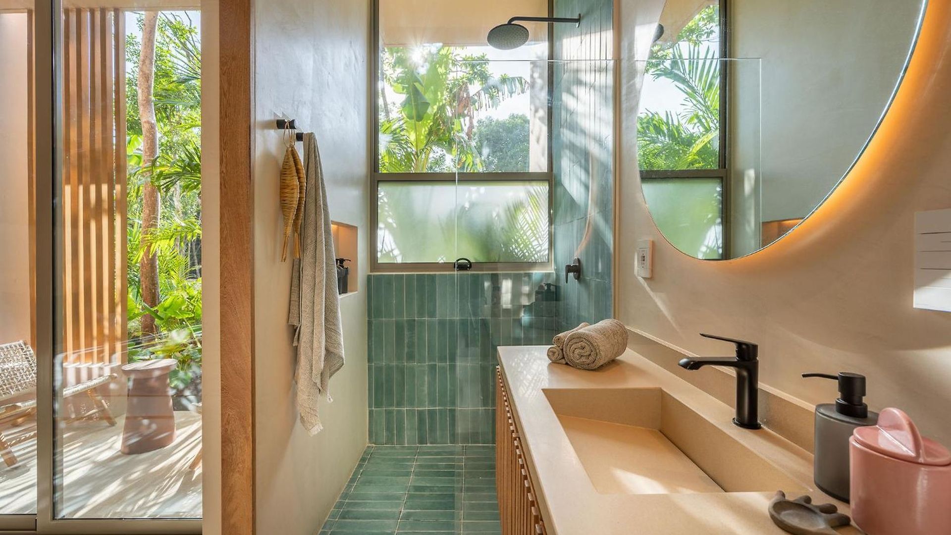 Amazing 1br Jungle With Restaurant, Pool And Gym *