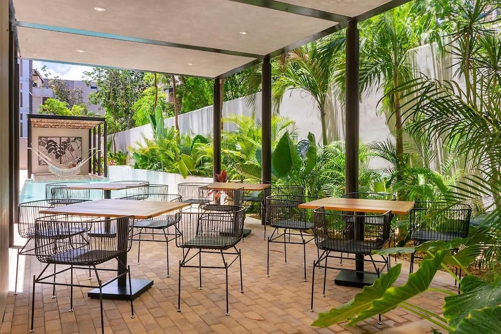 Comfort & Style In 2br - Pool Access - A209 Apartment *