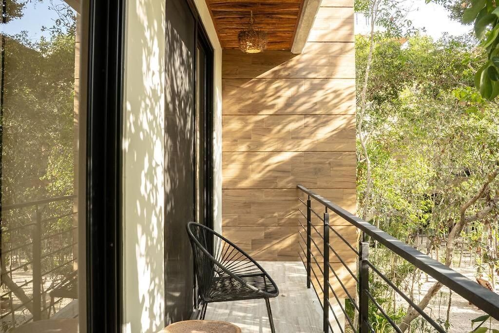 New 1 Bed - - Private Terrace Apartment