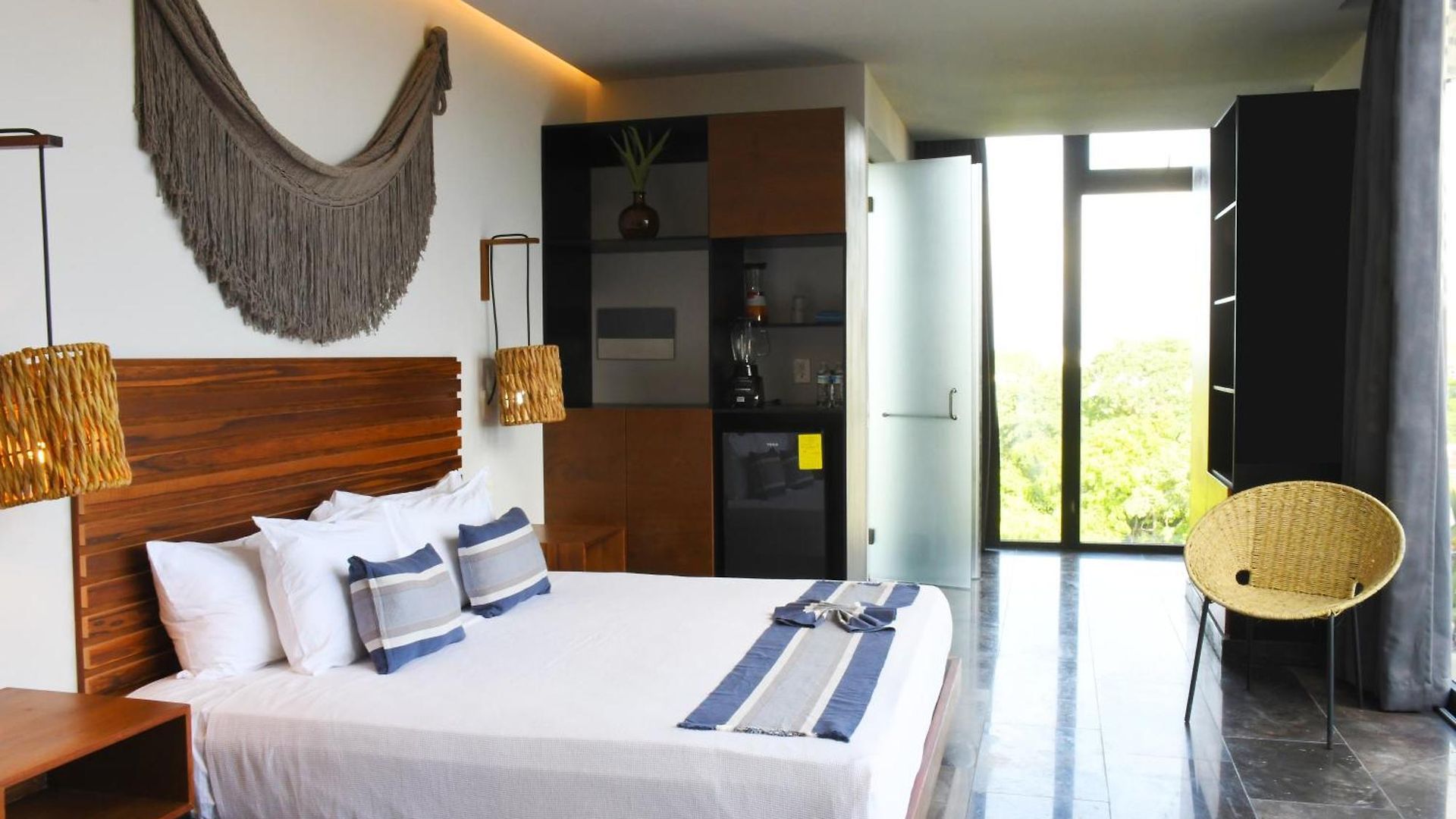 Iik Luxury By Spot