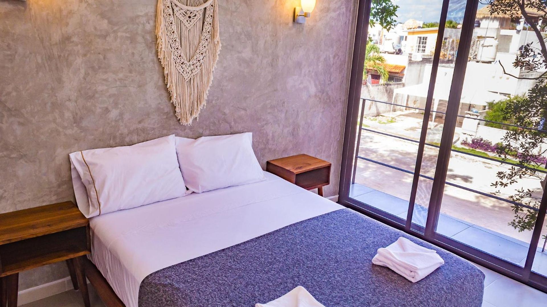 Mi Apartahotel