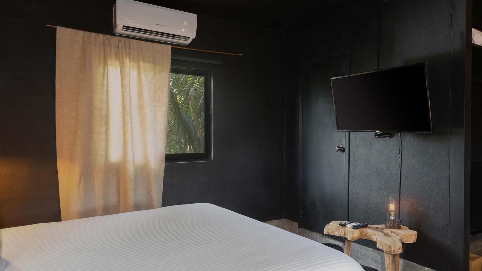 Aroma & Club Hotel 3*