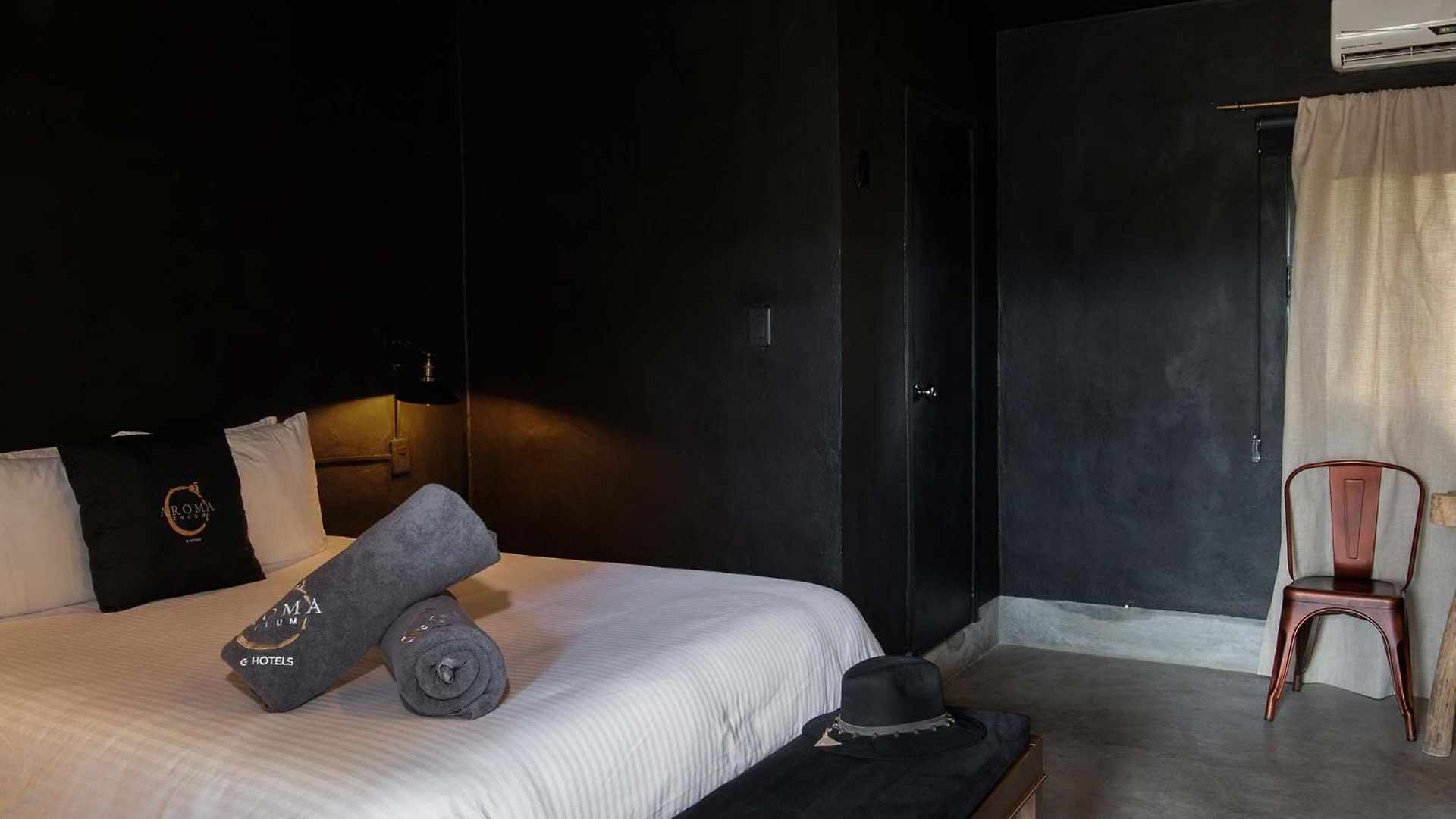 Aroma & Club Hotel 3*
