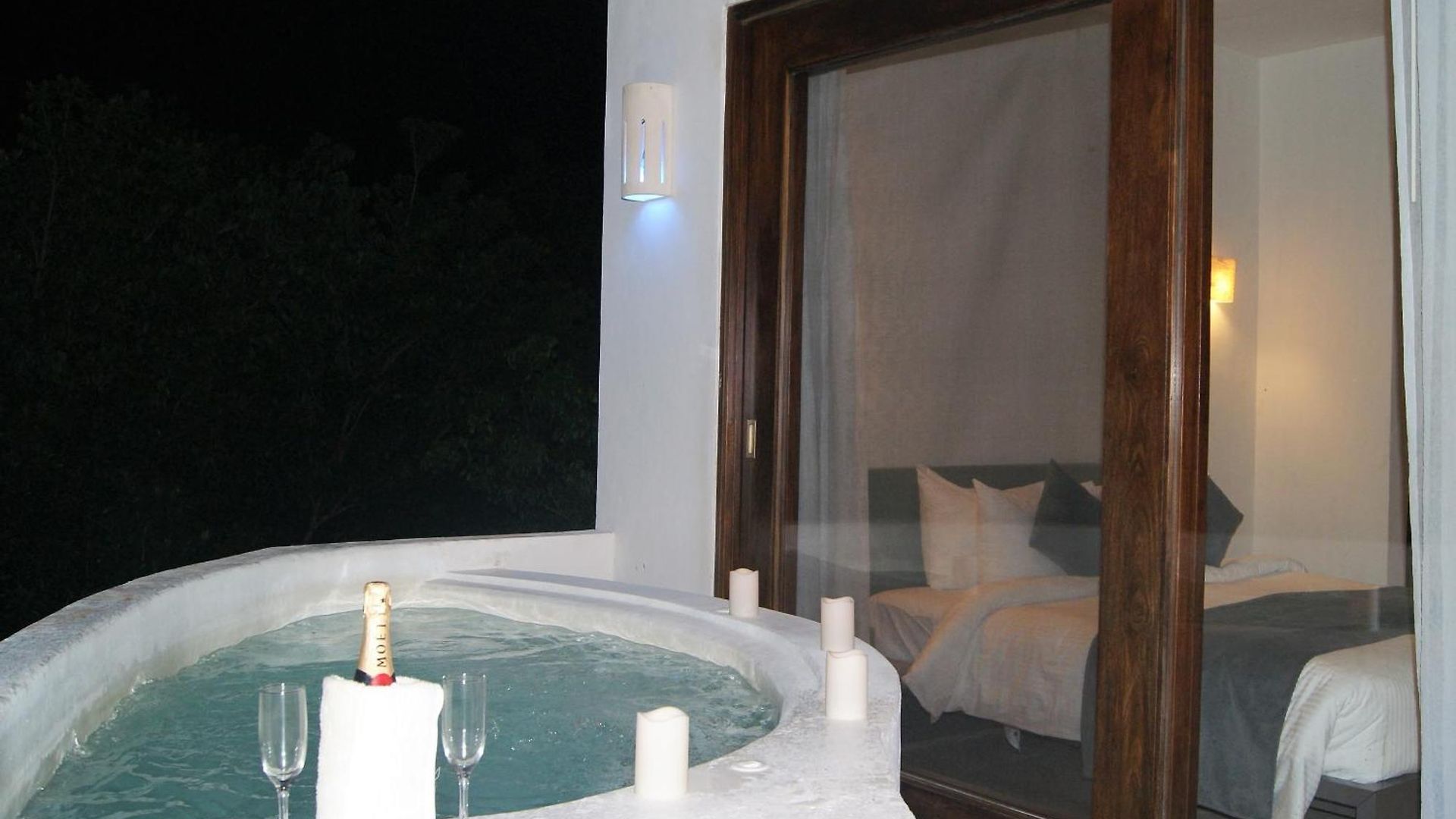 Mak Nuk Village - Clothing Optional Apartahotel