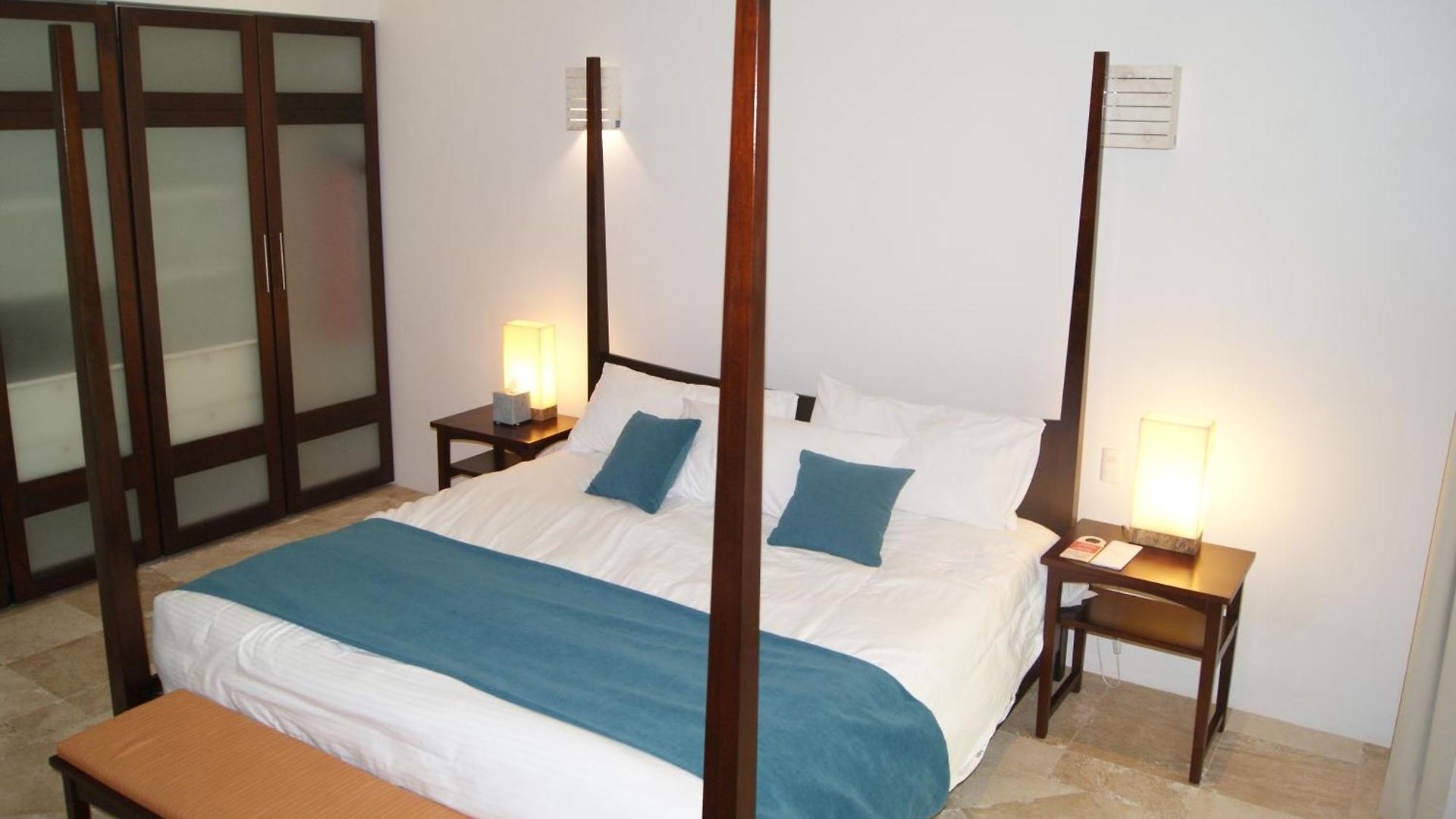 Apartahotel Mak Nuk Village - Clothing Optional 3*
