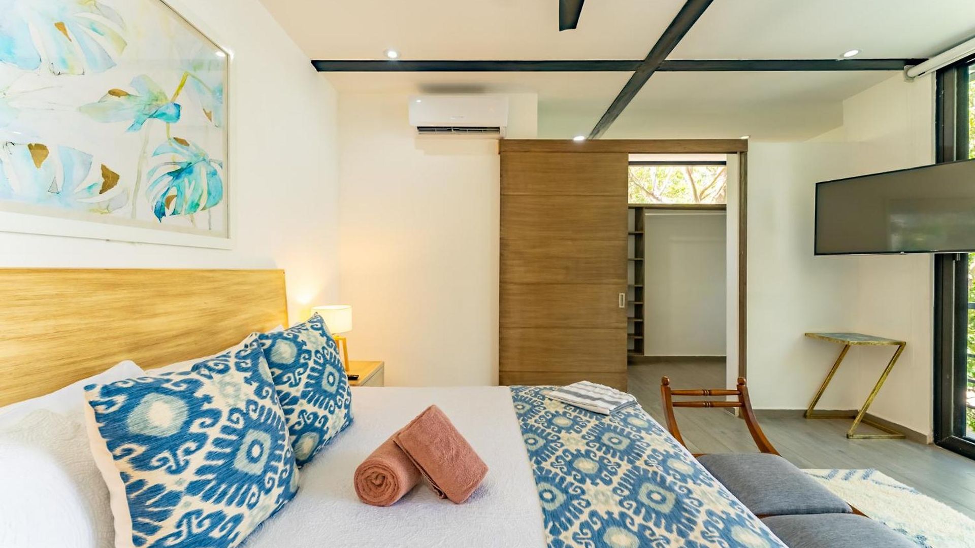 Casa & Chiit - 2 Homes With Different Shared Amenities Villa