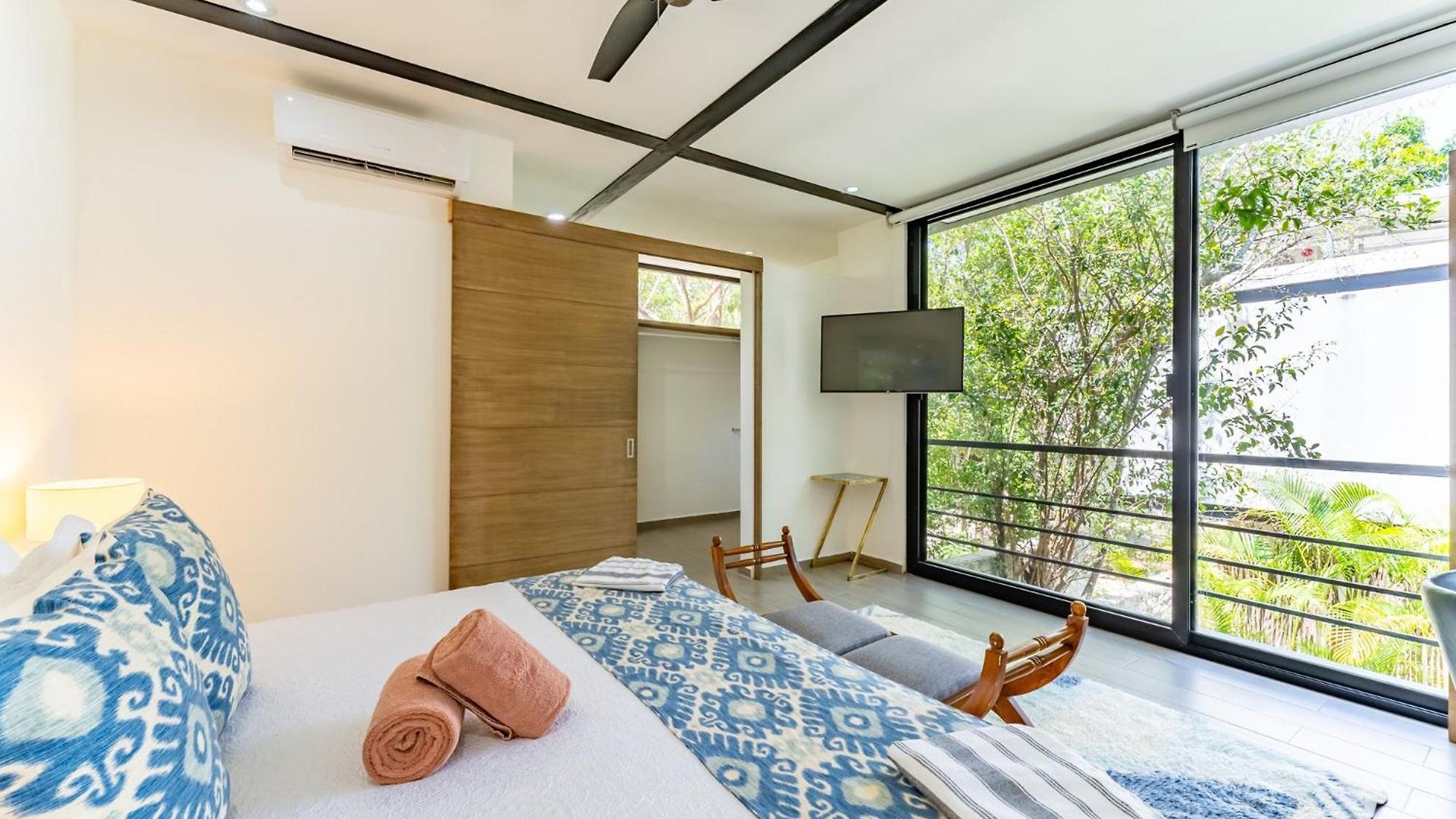 Casa & Chiit - 2 Homes With Different Shared Amenities Villa *