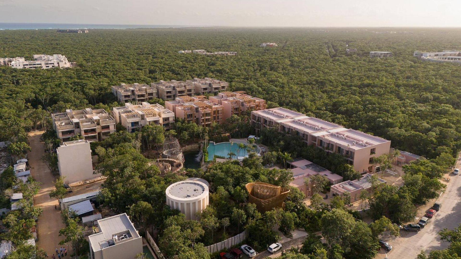 Amazing 1br Jungle With Restaurant, Pool And Gym *