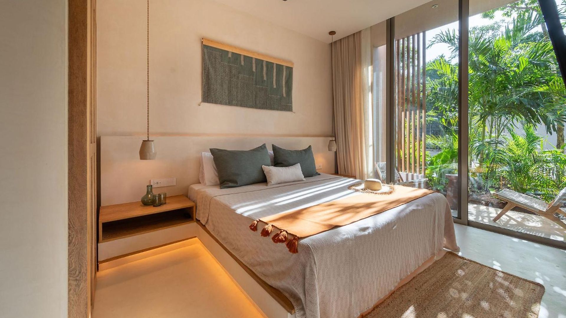Amazing 1br Jungle With Restaurant, Pool And Gym Apartment