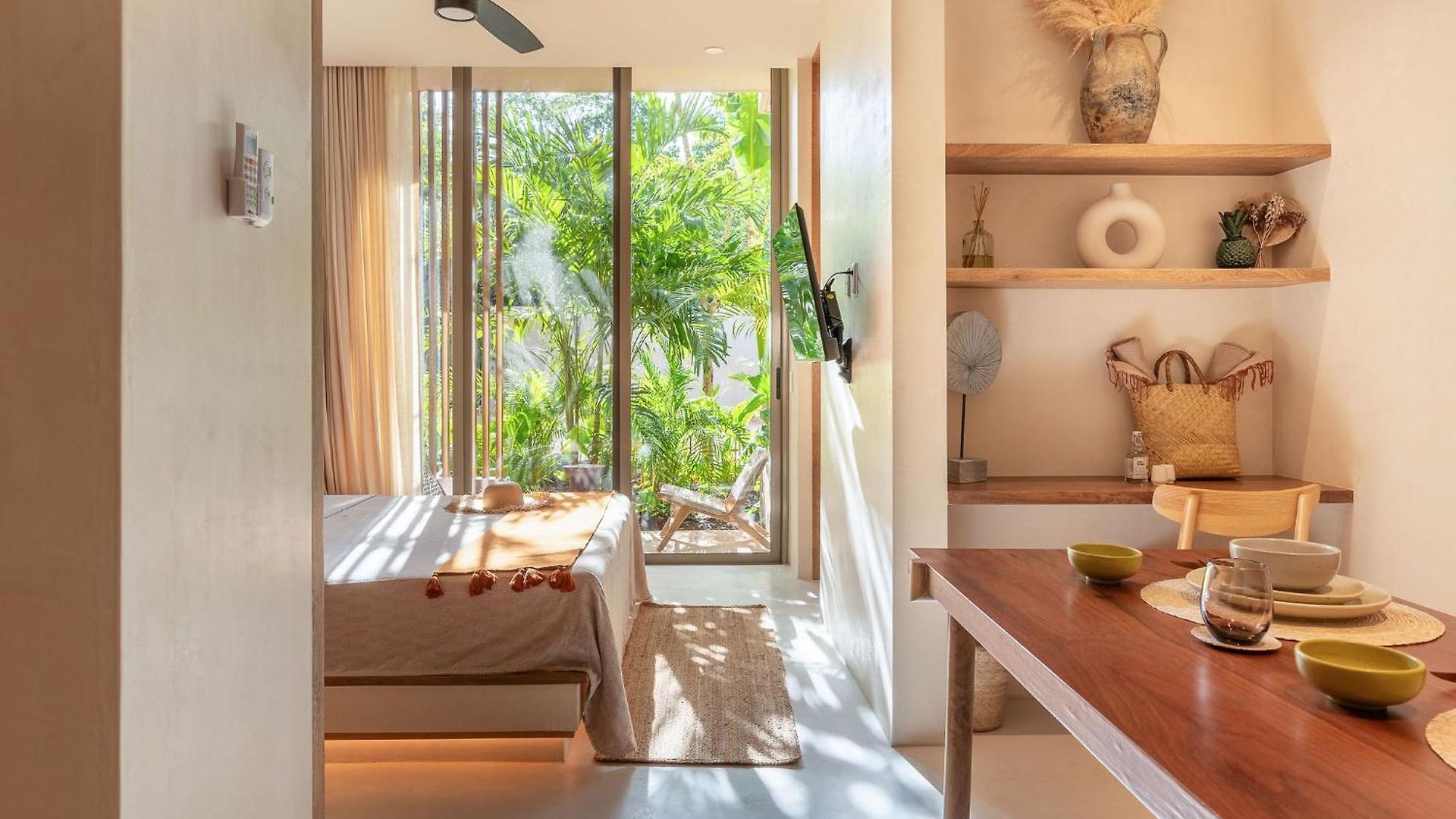 Amazing 1br Jungle With Restaurant, Pool And Gym *