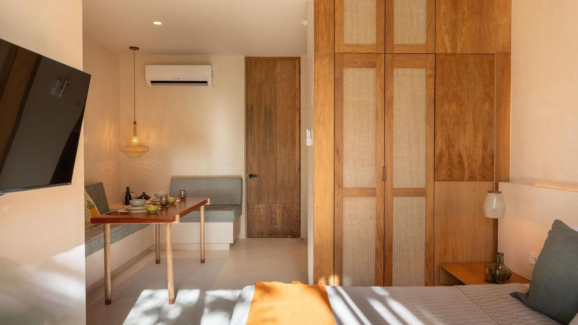 Amazing 1br Jungle With Restaurant, Pool And Gym Apartment