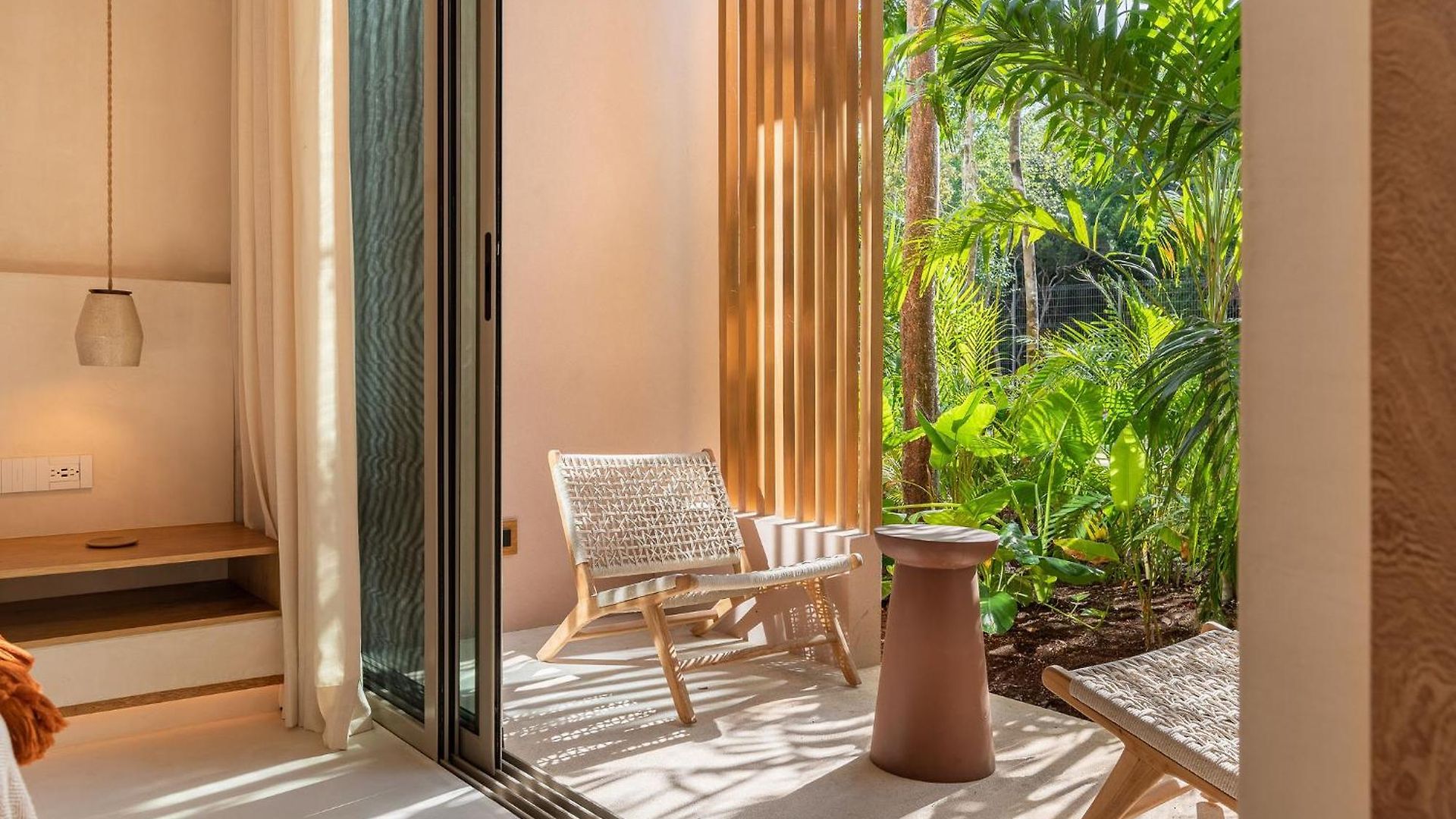 Amazing 1br Jungle With Restaurant, Pool And Gym Apartment *