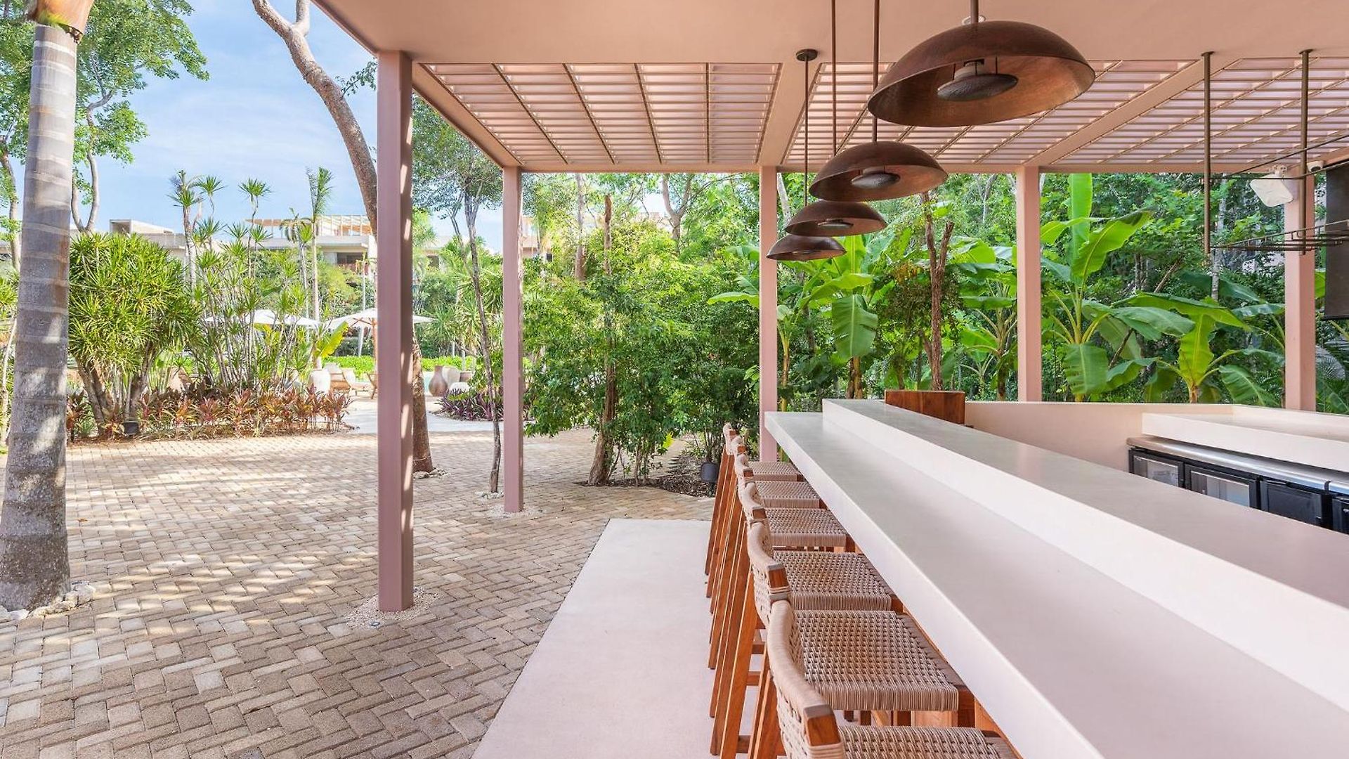 Amazing 1br Jungle With Restaurant, Pool And Gym Apartment *